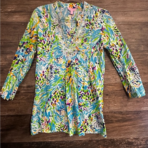 Lilly Pulitzer Blue and Yellow Graphic Embellished Tropical Print Blouse Small - Picture 1 of 9